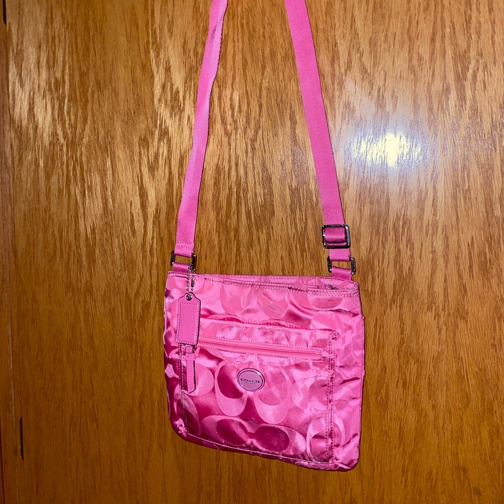 Pink coach crossbody purse